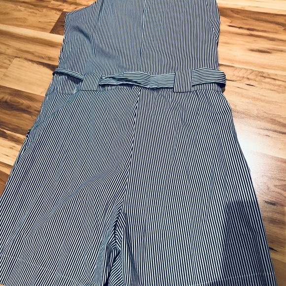 Romper with belt and front zipper🌼🌻 - Picture 2 of 7